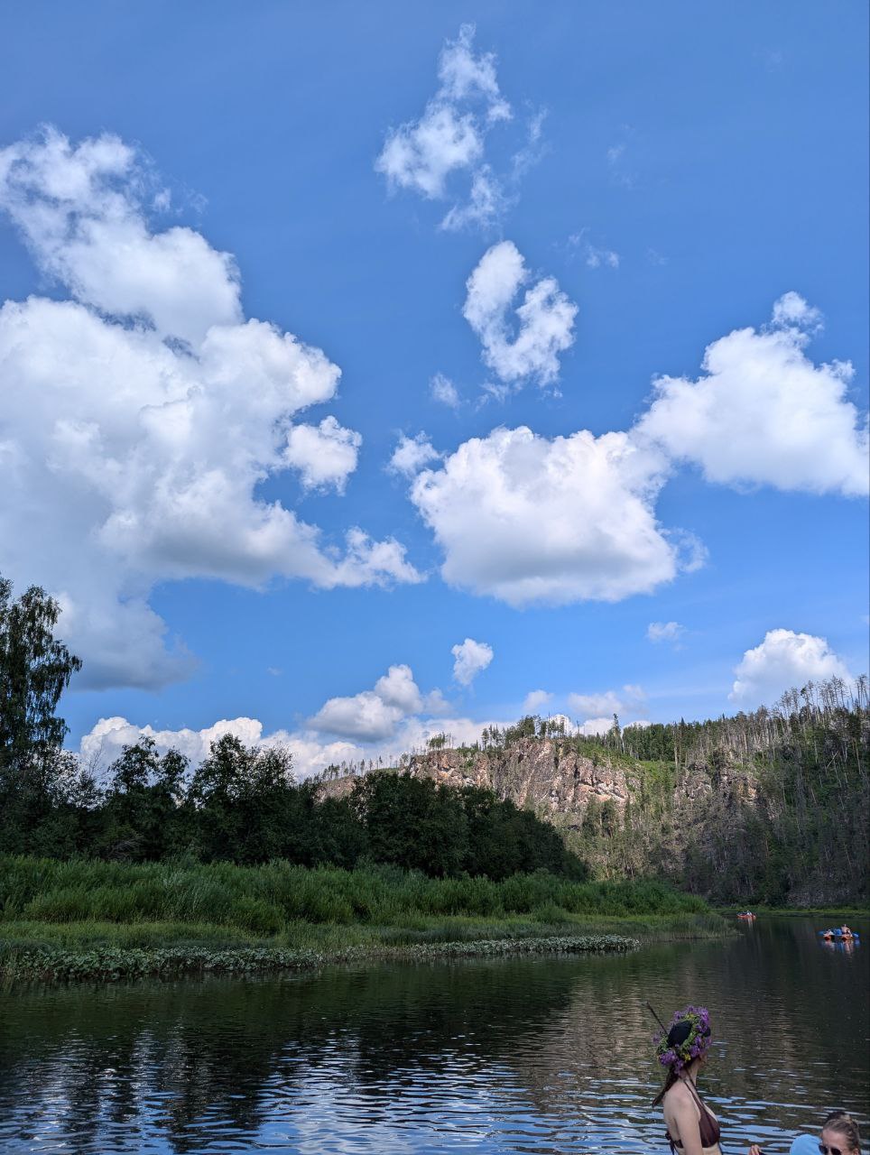 Катамараны на реке